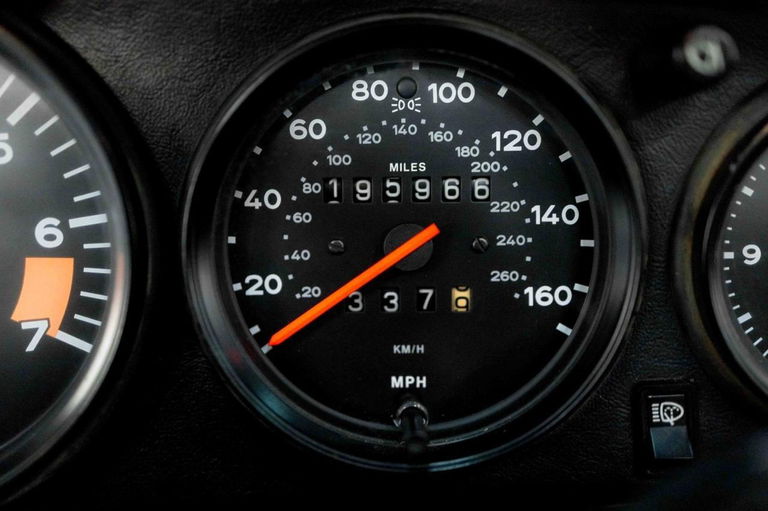 Porsche 911 Carrera 3.2 (US)