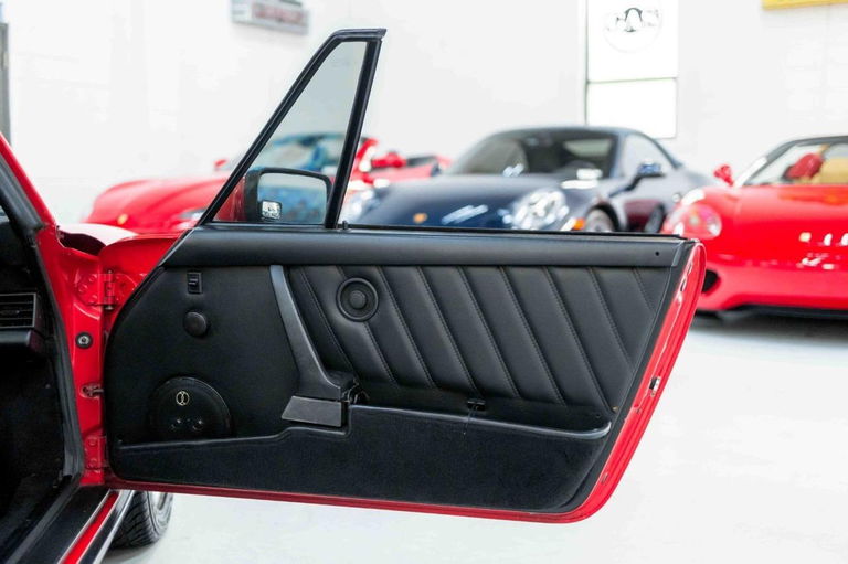 Porsche 911 Carrera 3.2 (US)