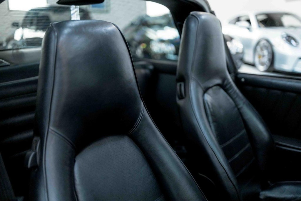 Porsche 911 Carrera 3.2 (US)