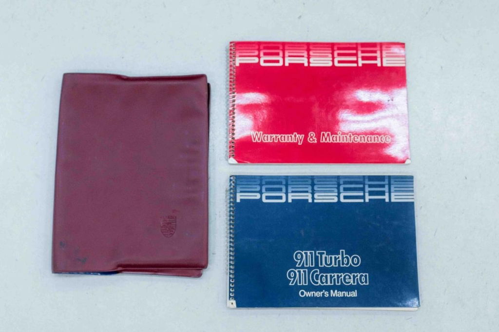 Porsche 911 Carrera 3.2 (US)