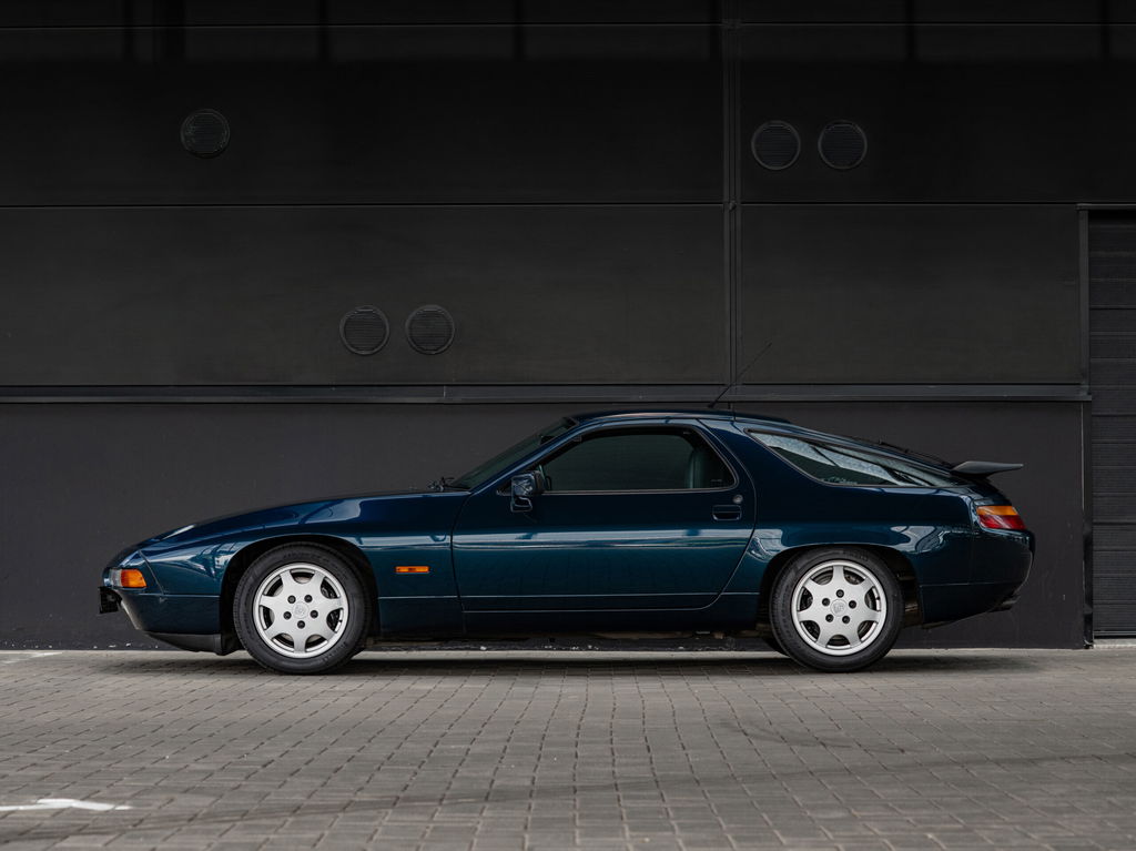 Porsche 928 GT