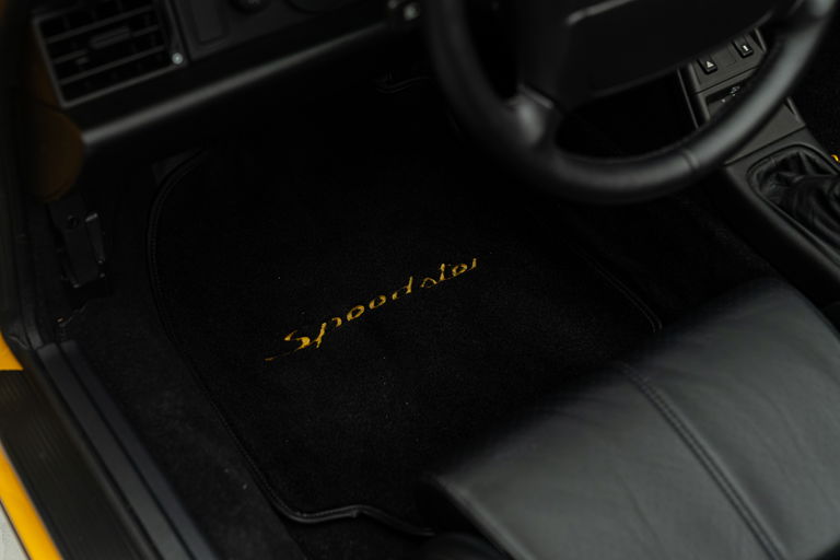 Porsche 964 Carrera 2 Speedster