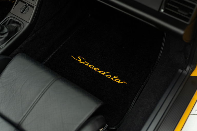 Porsche 964 Carrera 2 Speedster