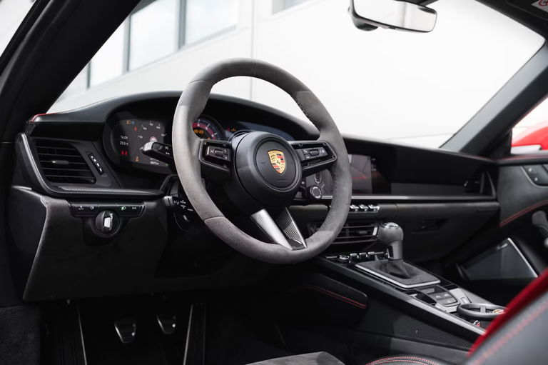 Porsche 992 Carrera GTS