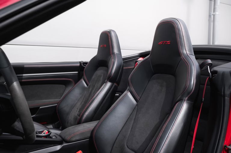 Porsche 992 Carrera GTS