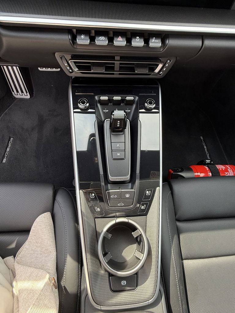 Porsche 992 Belgian Legend Edition