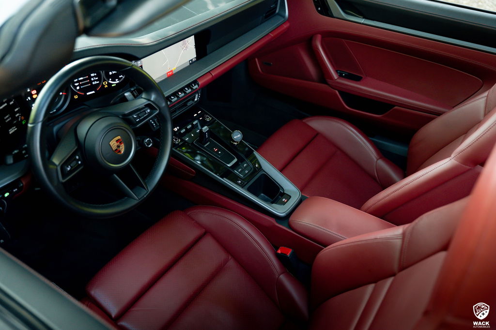 Porsche 992 Carrera 4S