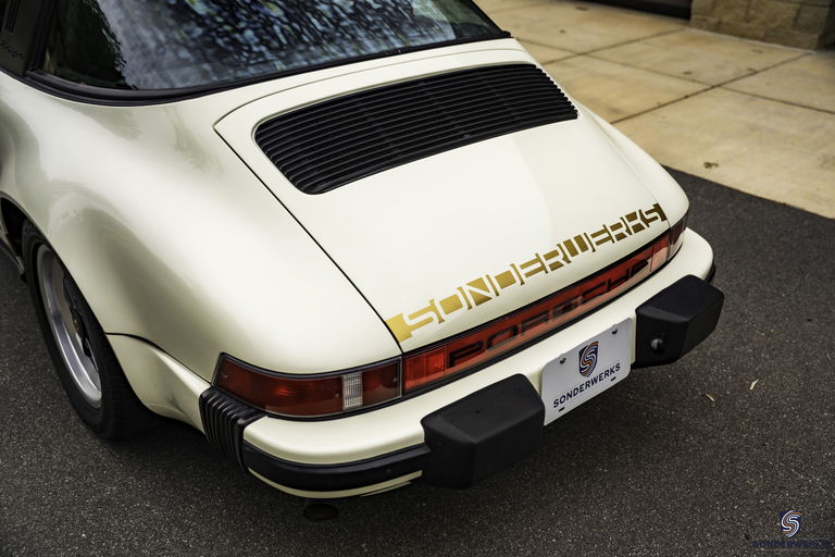 Porsche 911 Carrera 3.2