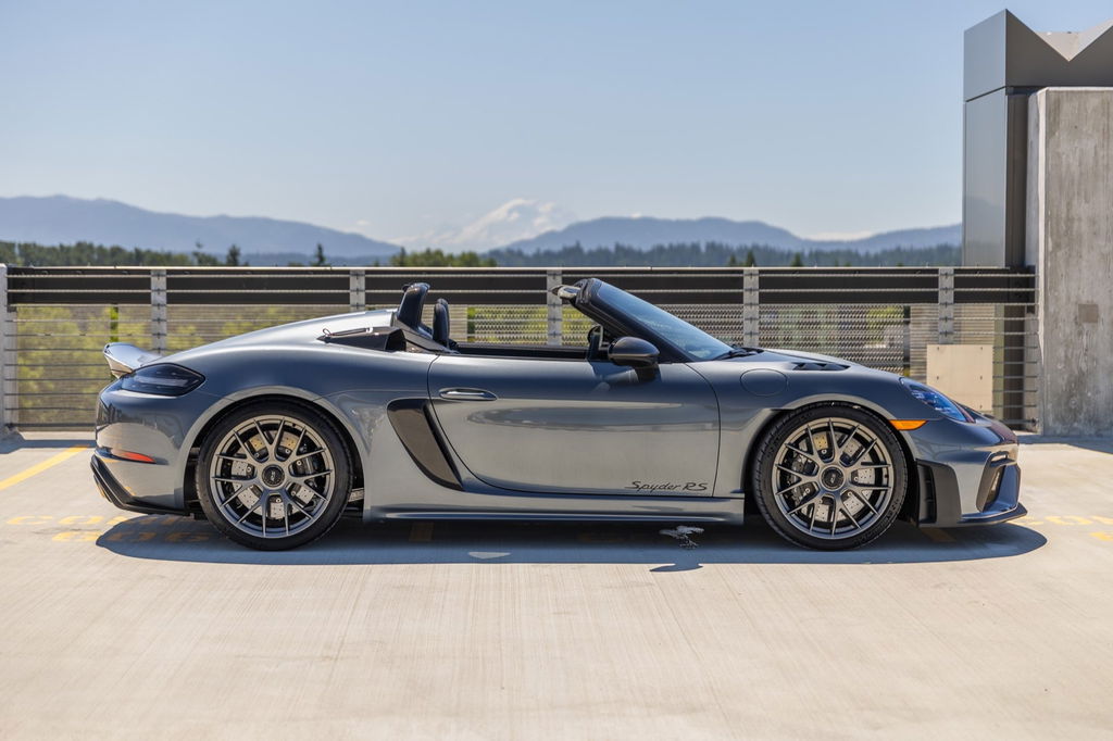Porsche 718 Spyder RS
