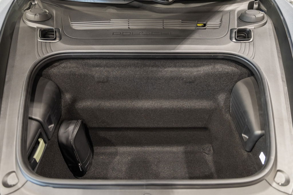 Porsche 718 Spyder RS