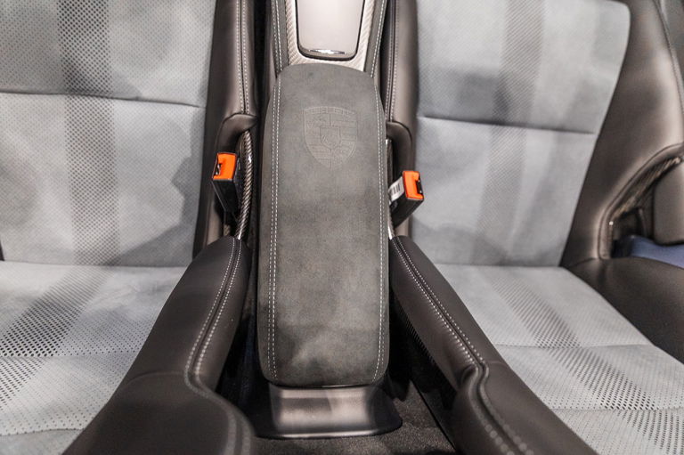 Porsche 718 Spyder RS