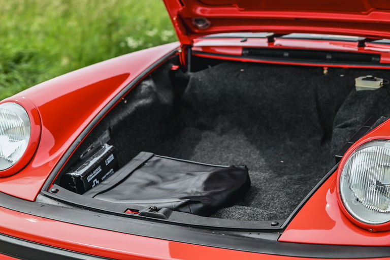 Porsche 911 Carrera 3.2