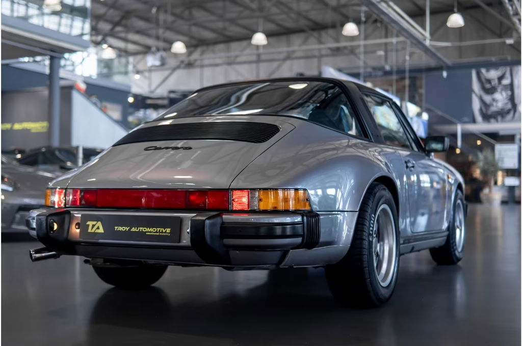 Porsche 911 Carrera 3.2