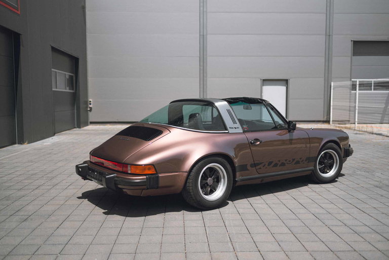 Porsche 911 Carrera 3.0