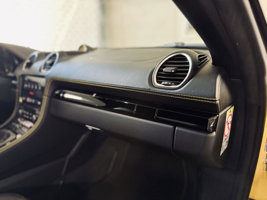 Porsche 718 Boxster T