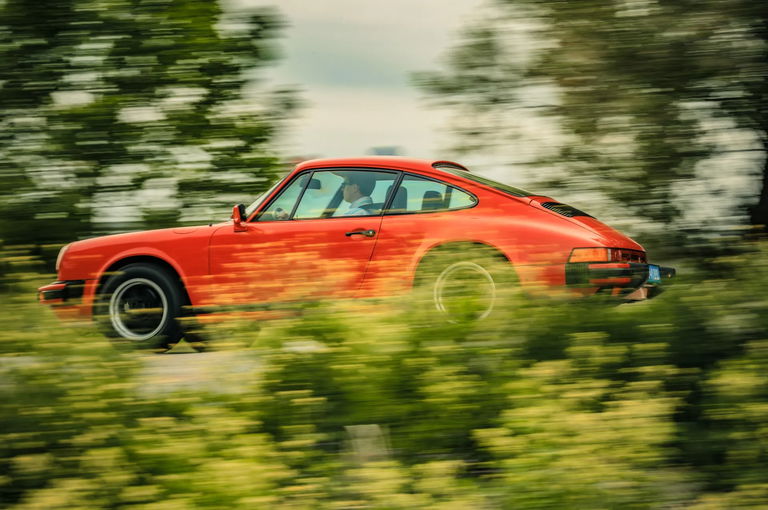 Porsche 911 Carrera 2.7