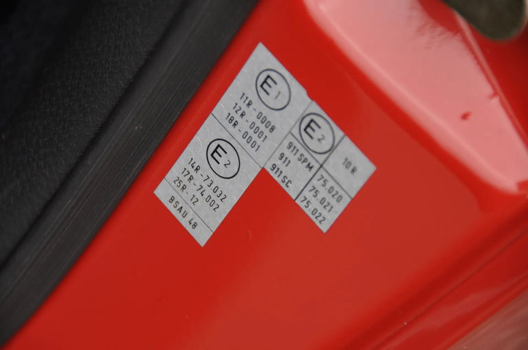 Porsche 911 Carrera 2.7