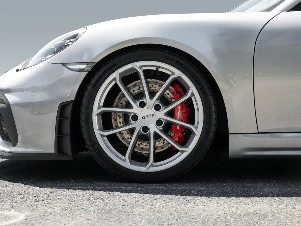 Porsche 718 Cayman GT4