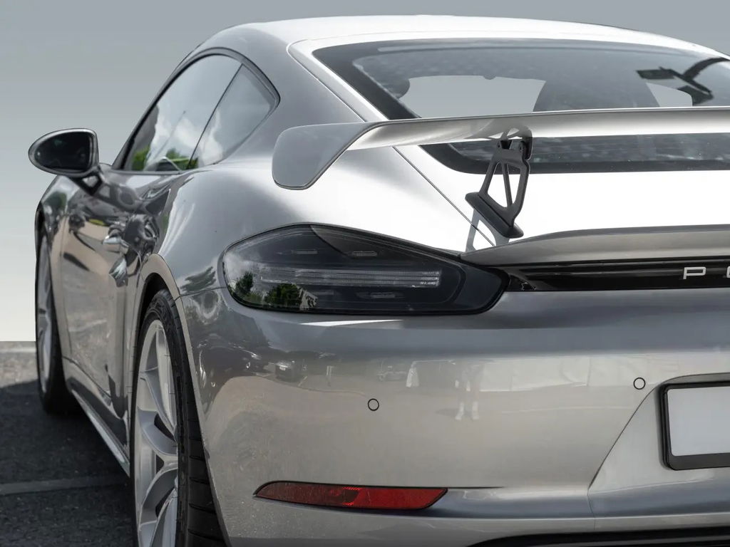 Porsche 718 Cayman GT4
