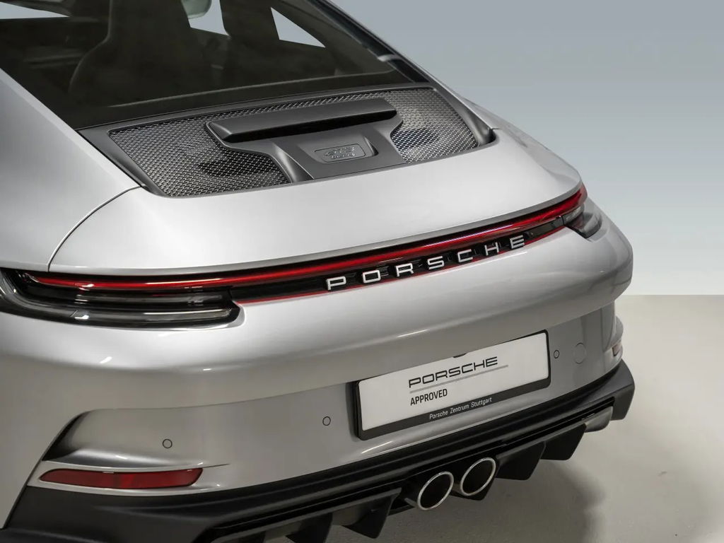 Porsche 992 GT3 Touring