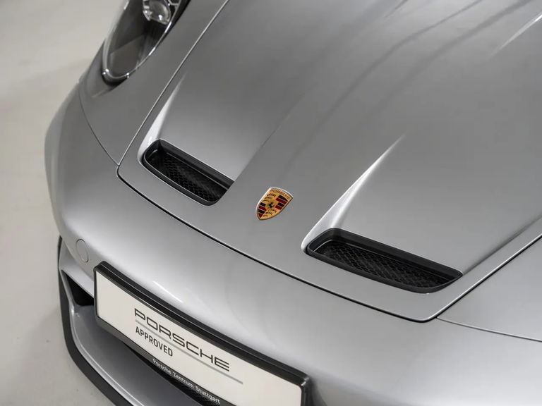 Porsche 992 GT3 Touring