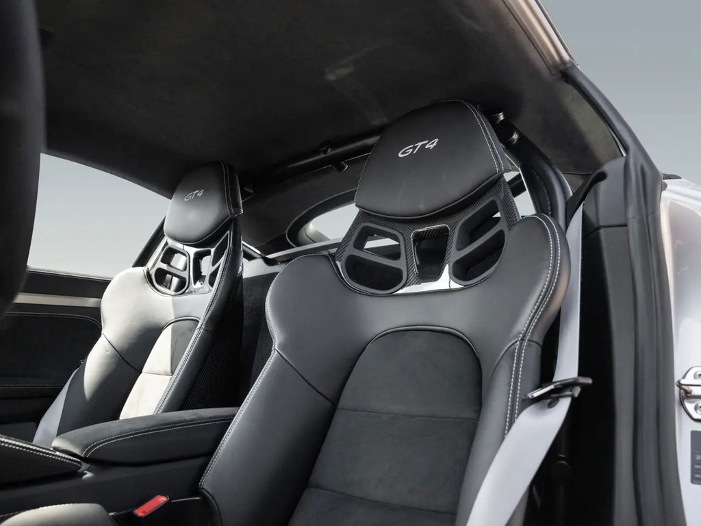 Porsche 718 Cayman GT4