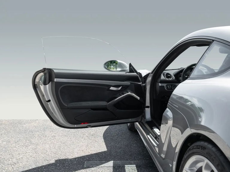 Porsche 718 Cayman GT4