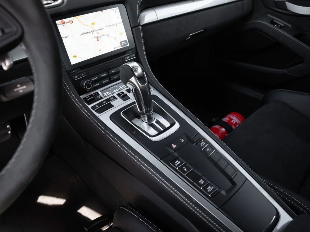 Porsche 718 Cayman GT4