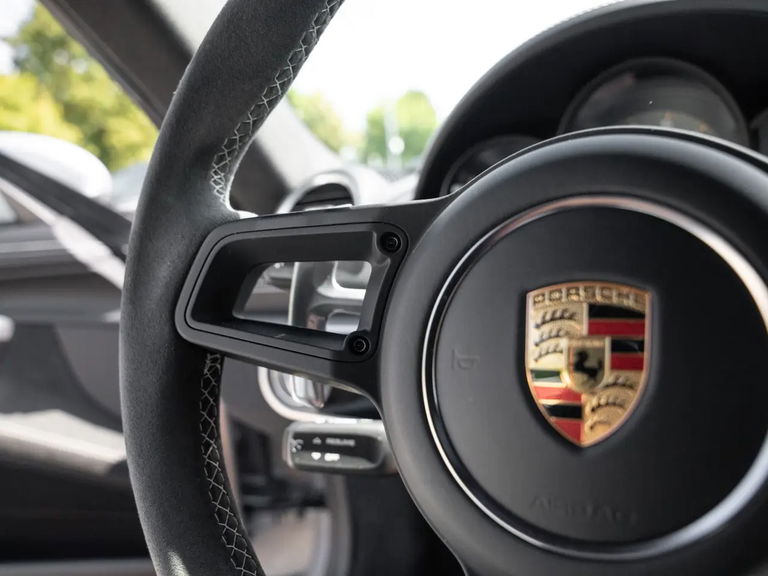 Porsche 718 Cayman GT4