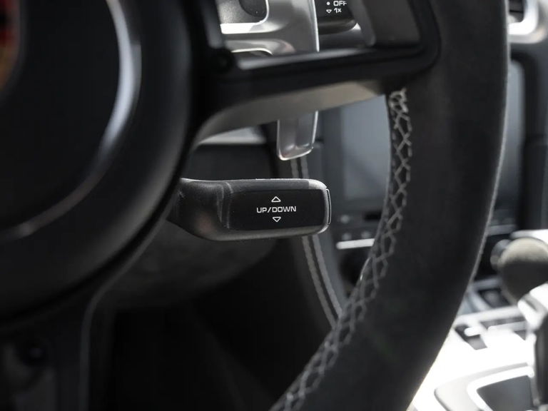 Porsche 718 Cayman GT4