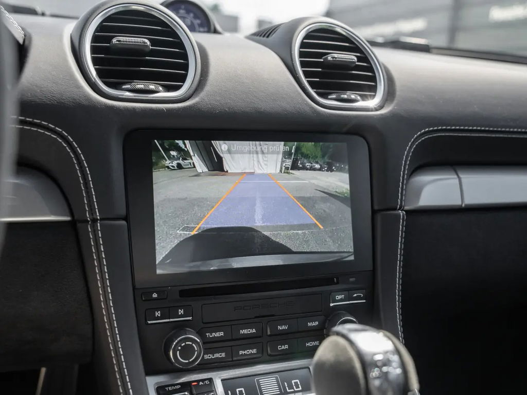 Porsche 718 Cayman GT4