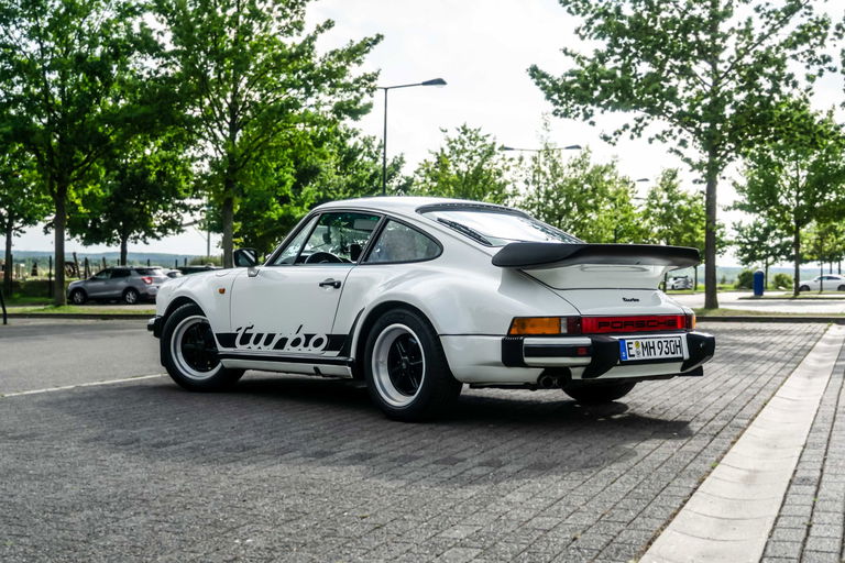 Porsche 911 Turbo 3.3