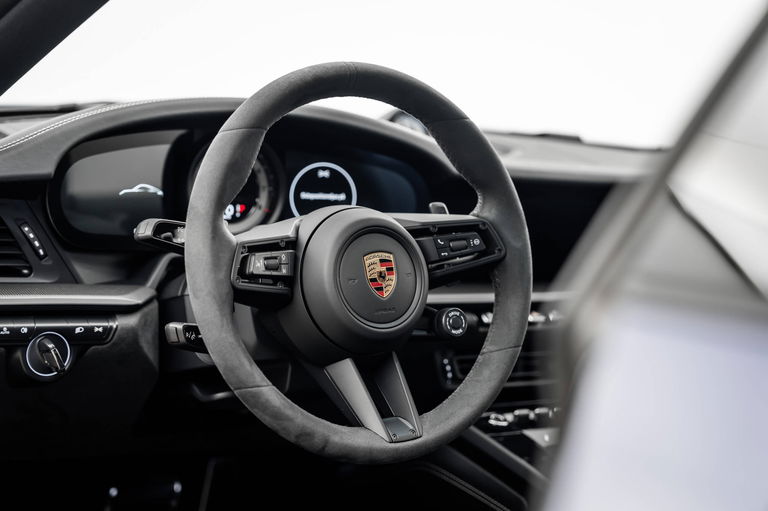 Porsche 992 Carrera GTS