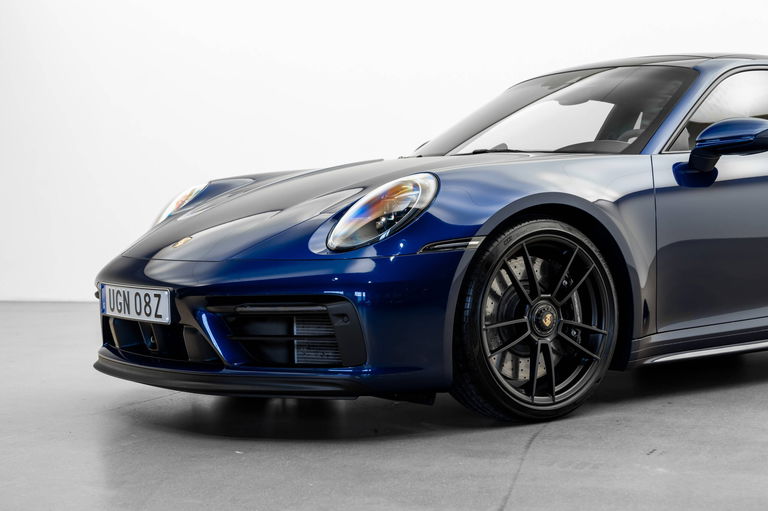 Porsche 992 Carrera GTS