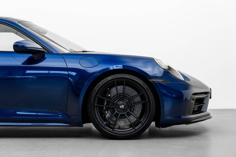 Porsche 992 Carrera GTS