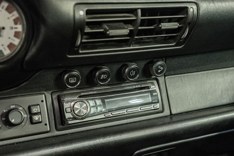 Porsche 993 Carrera 4