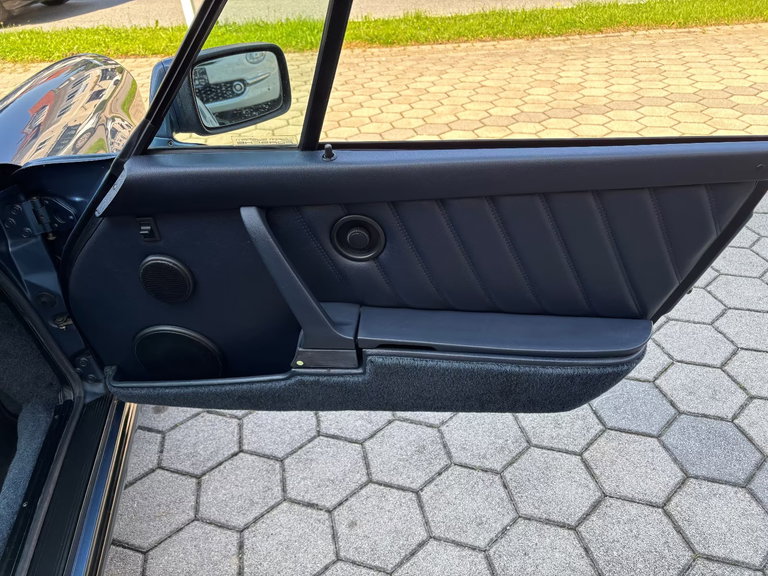 Porsche 911 Carrera 3.2 (US)