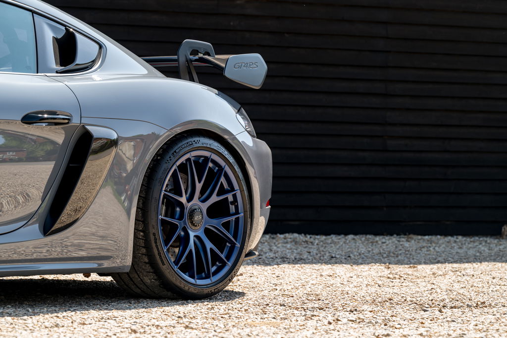 Porsche 718 Cayman GT4 RS