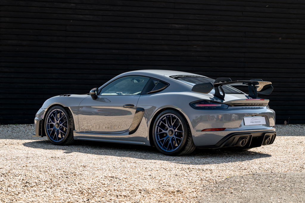 Porsche 718 Cayman GT4 RS