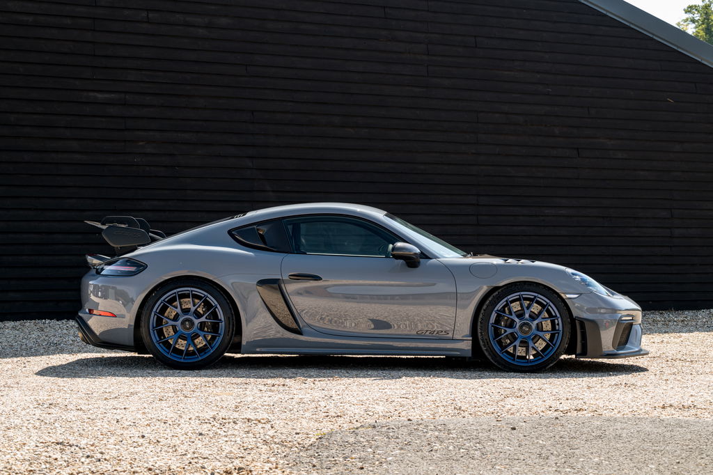 Porsche 718 Cayman GT4 RS