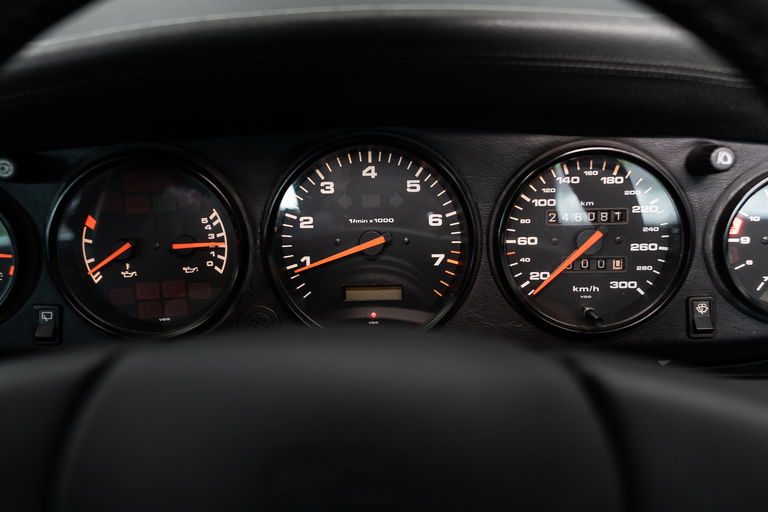 Porsche 964 Carrera 4