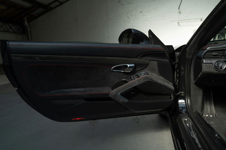 Porsche 991 Carrera GTS