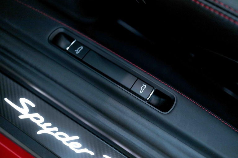 Porsche 718 Spyder RS