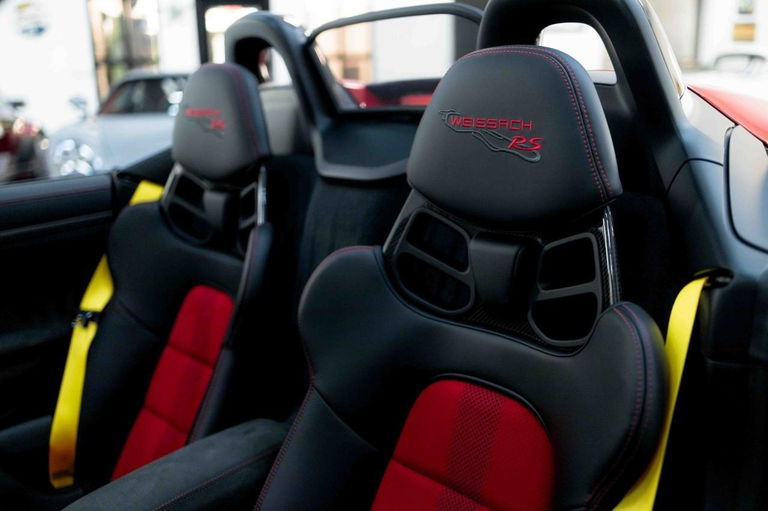 Porsche 718 Spyder RS