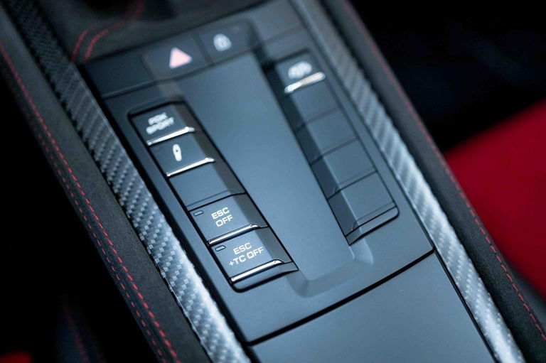 Porsche 718 Spyder RS