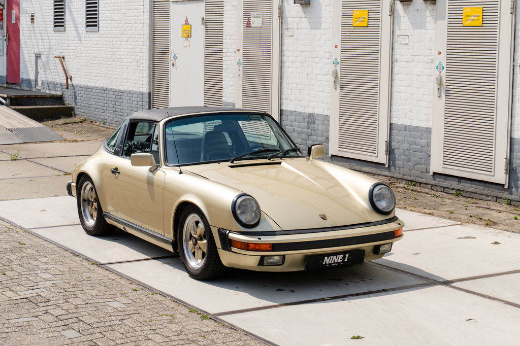 Porsche 911 Carrera 3.2 (US)