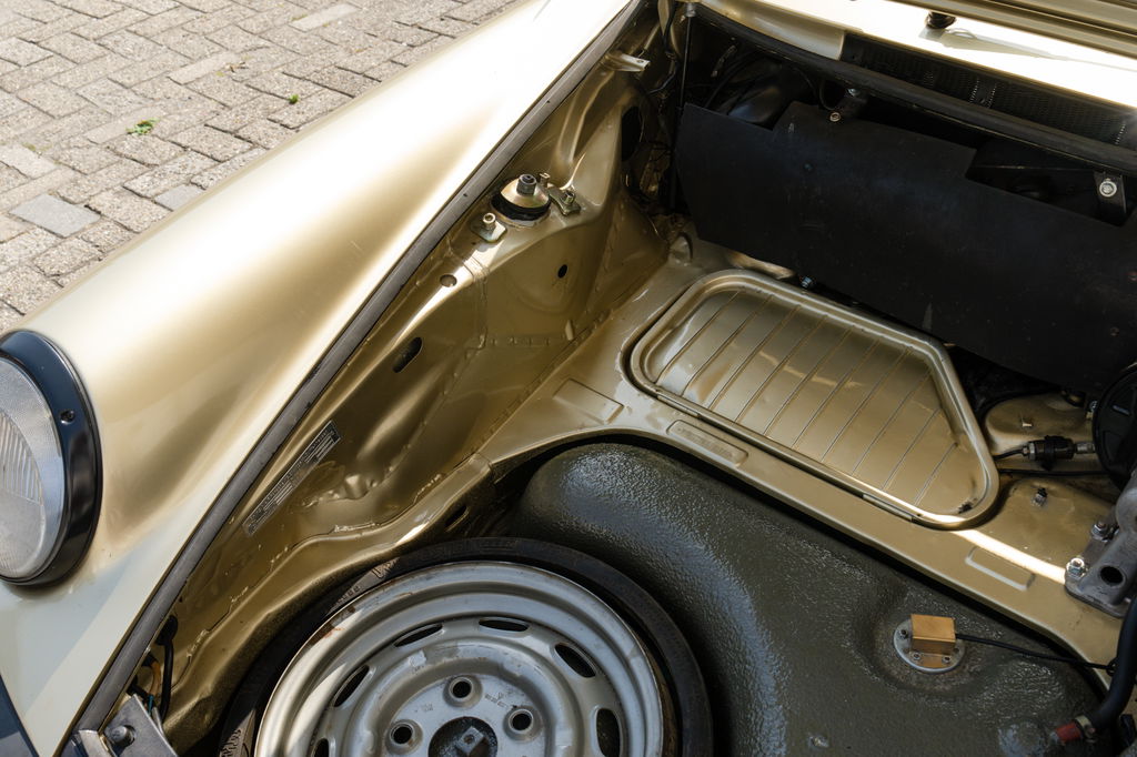 Porsche 911 Carrera 3.2 (US)