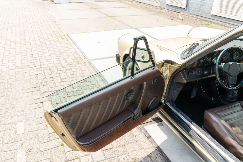 Porsche 911 Carrera 3.2 (US)