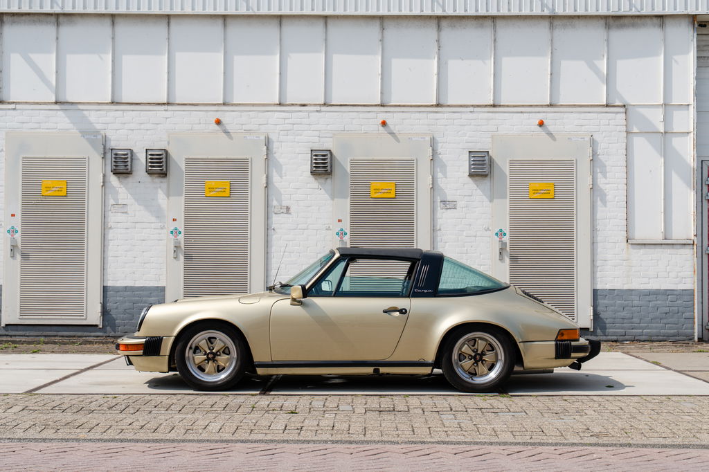 Porsche 911 Carrera 3.2 (US)