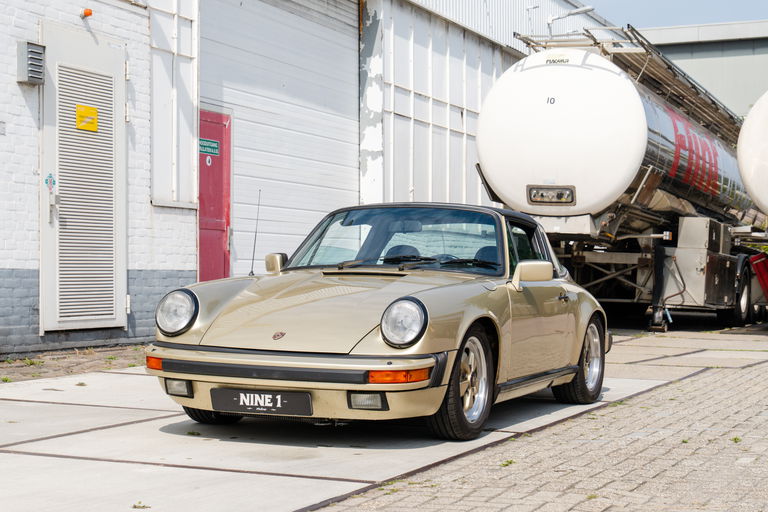 Porsche 911 Carrera 3.2 (US)